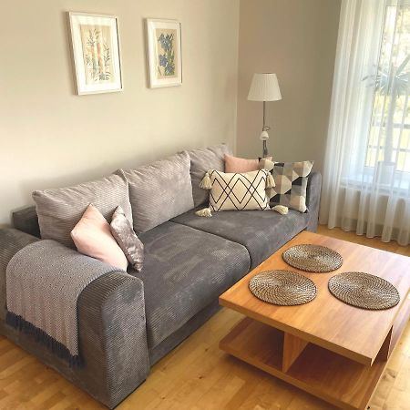Cozy Home Apartment Kaivas, Free Parking, Self Check-In Riga Exteriör bild
