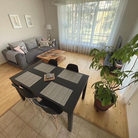 Cozy Home Apartment Kaivas, Free Parking, Self Check-In Riga Exteriör bild