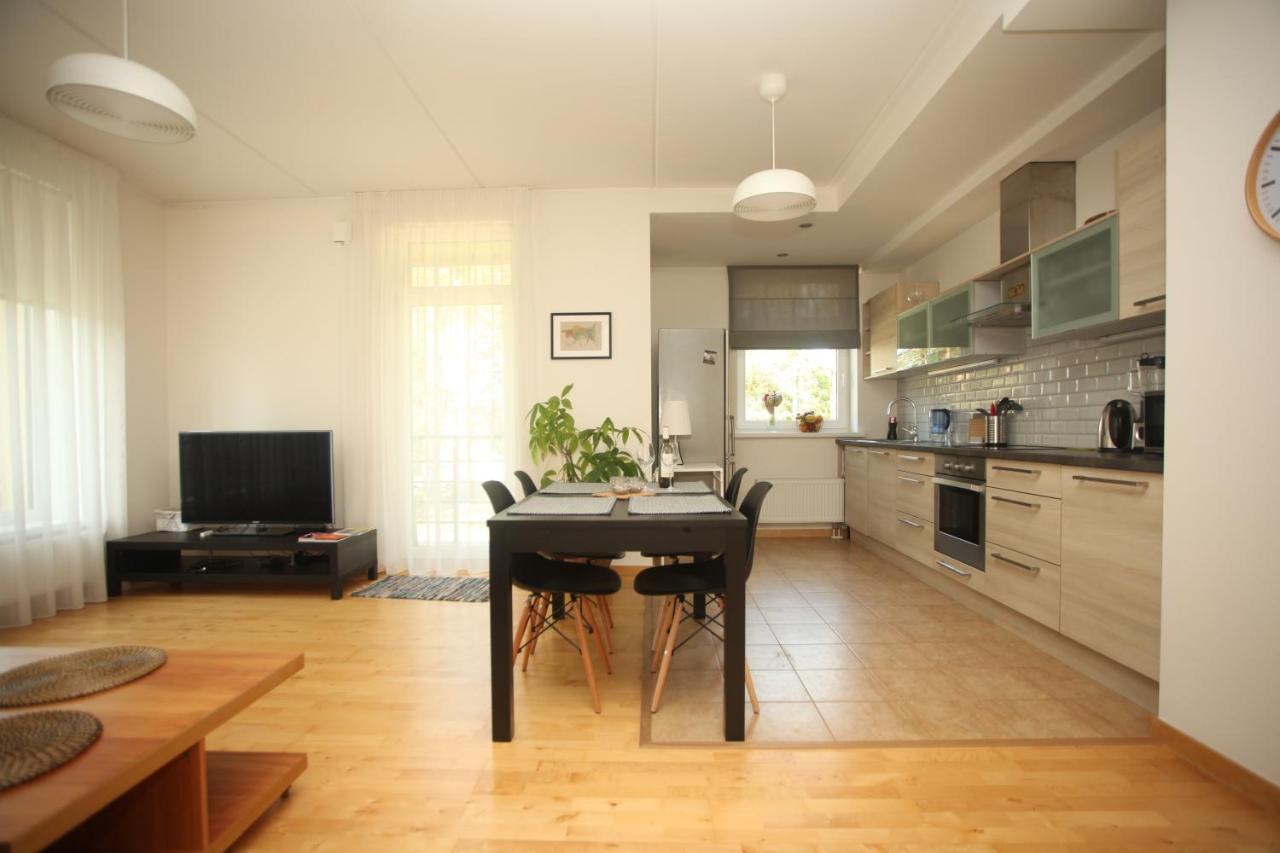 Cozy Home Apartment Kaivas, Free Parking, Self Check-In Riga Exteriör bild