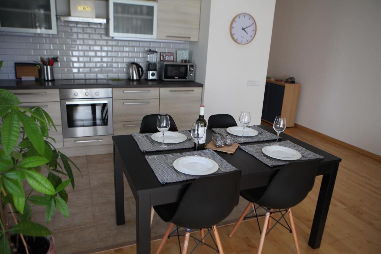 Cozy Home Apartment Kaivas, Free Parking, Self Check-In Riga Exteriör bild